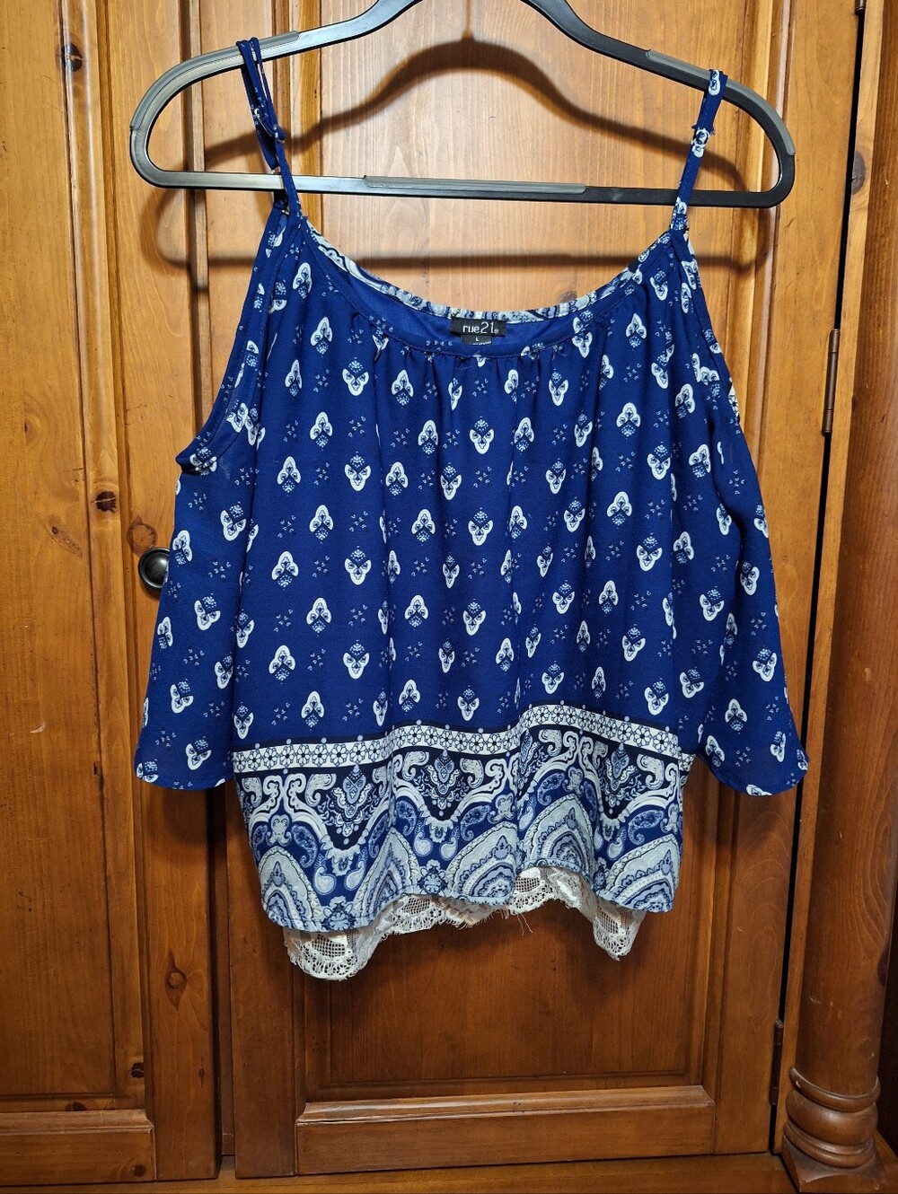 rue21 Blue Bandana Paisley Print Lace Hem Cold Shoulder Top Size Large